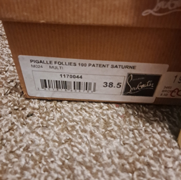 Gorgeous Christian Louboutin 100 patent Pigalle Follies. Worn one time - Picture 2 of 7